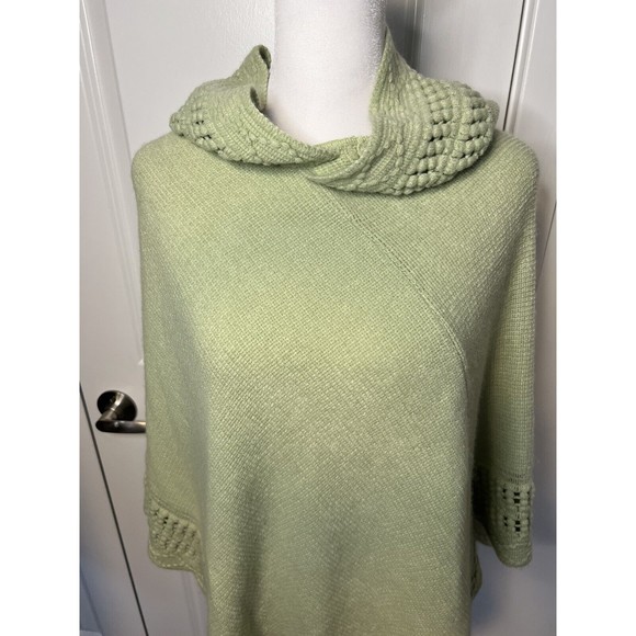 Steve Madden Hooded Cape Poncho Womens one size Asymmetrical Knit Celadon Green - Picture 2 of 9